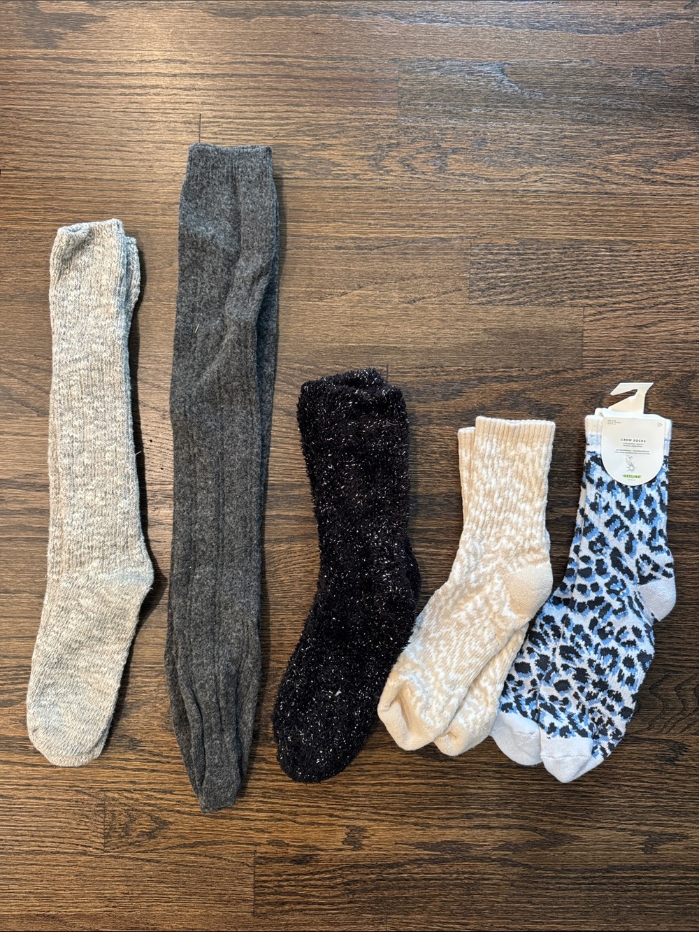 Womenβs assorted Crew & Knee Socks - Mixed Colors Pack
